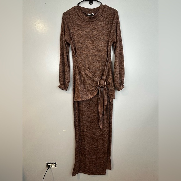 NWT Showy & Cozy Sweater Long Sleeve Tie Waist Maxi Dress Tan/Brown Size Small - Picture 2 of 13